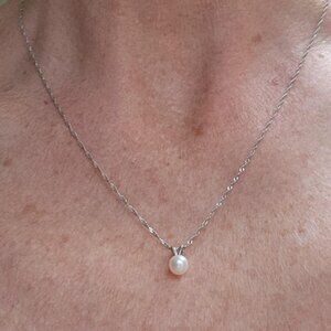 14 K Solid White Gold Akoya Cultured  Pearl Solitaire Necklace 18"